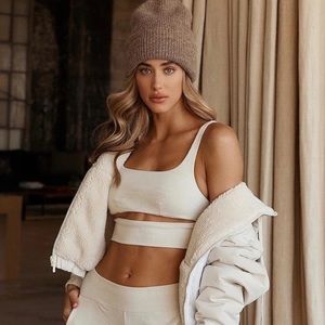 Alo Yoga Split Bra in Bone